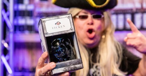 FICKEN Likör - Piratenflasche mit Geschenkverpackung