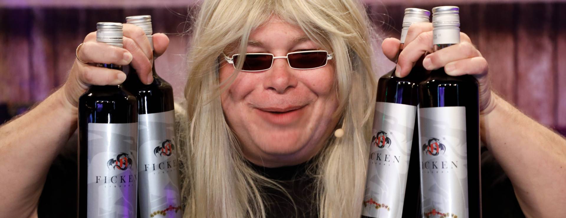 Rosi freut sich über die FICKEN Händlersuche