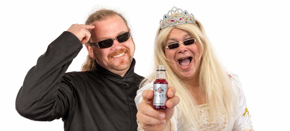 Bronko und Rosi präsentieren die 0,03l PET Flasche